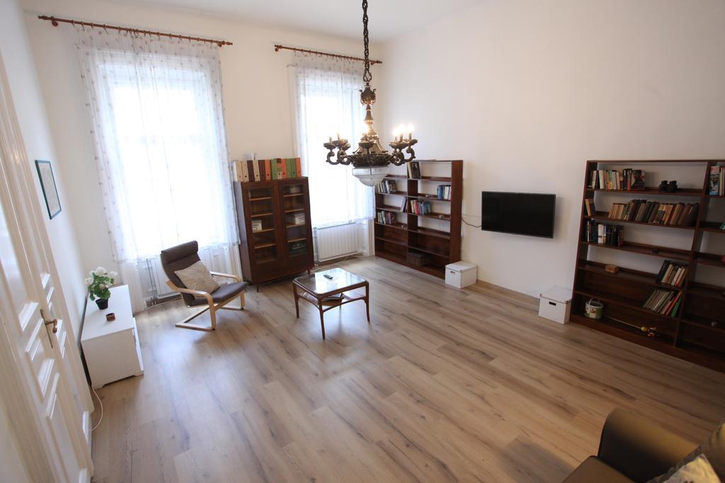 Sissy Apartment Budapest Esterno foto
