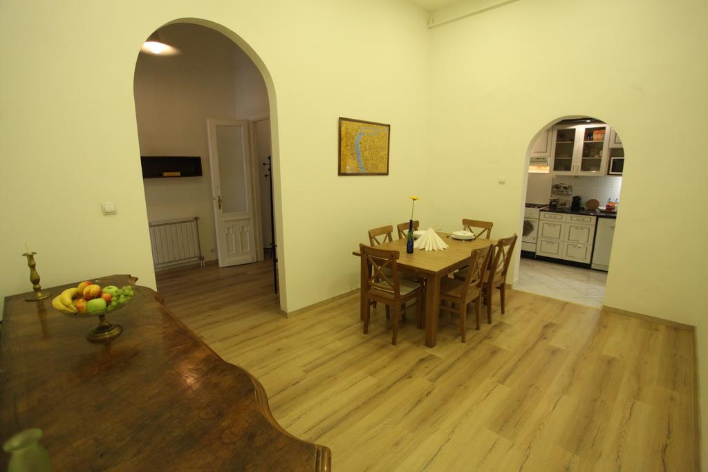 Sissy Apartment Budapest Esterno foto